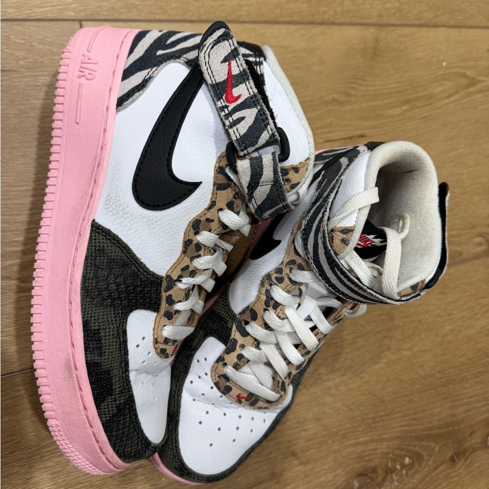 Nike High-Top Sneakers with Pink and Black Accents - Picture 2 of 2